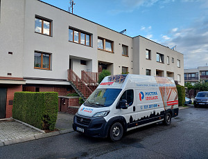 Zateplení stropu řadového domu pomocí foukané izolace